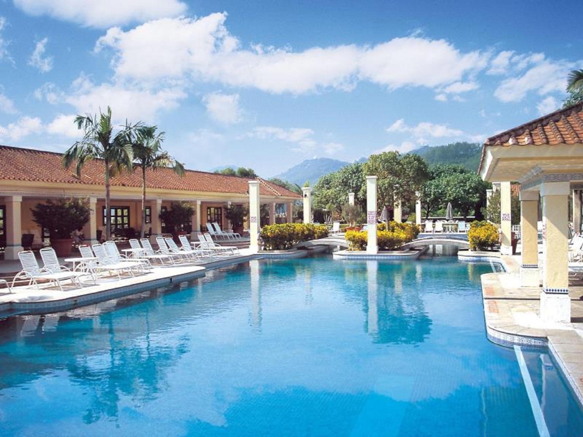 Grand Coloane Resort Macau Exterior photo The pool at Sandals Royal Plantation