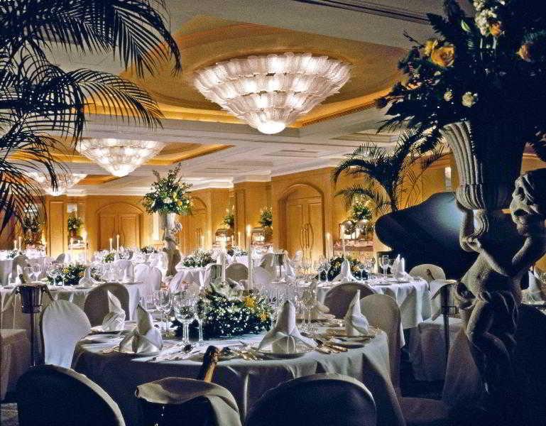 Grand Coloane Resort Macau Restaurant photo The ballroom at the Grand Hyatt Manila