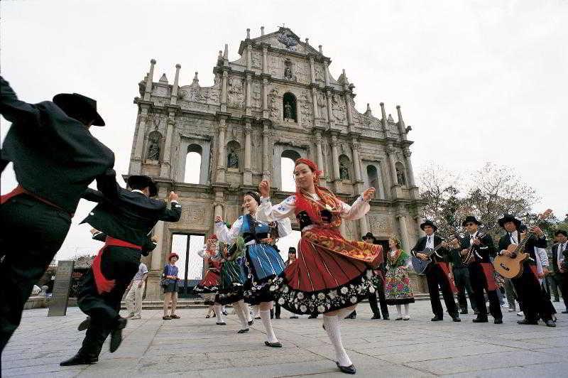 Grand Coloane Resort Macau Exterior photo Portuguese people dancing in Macau
